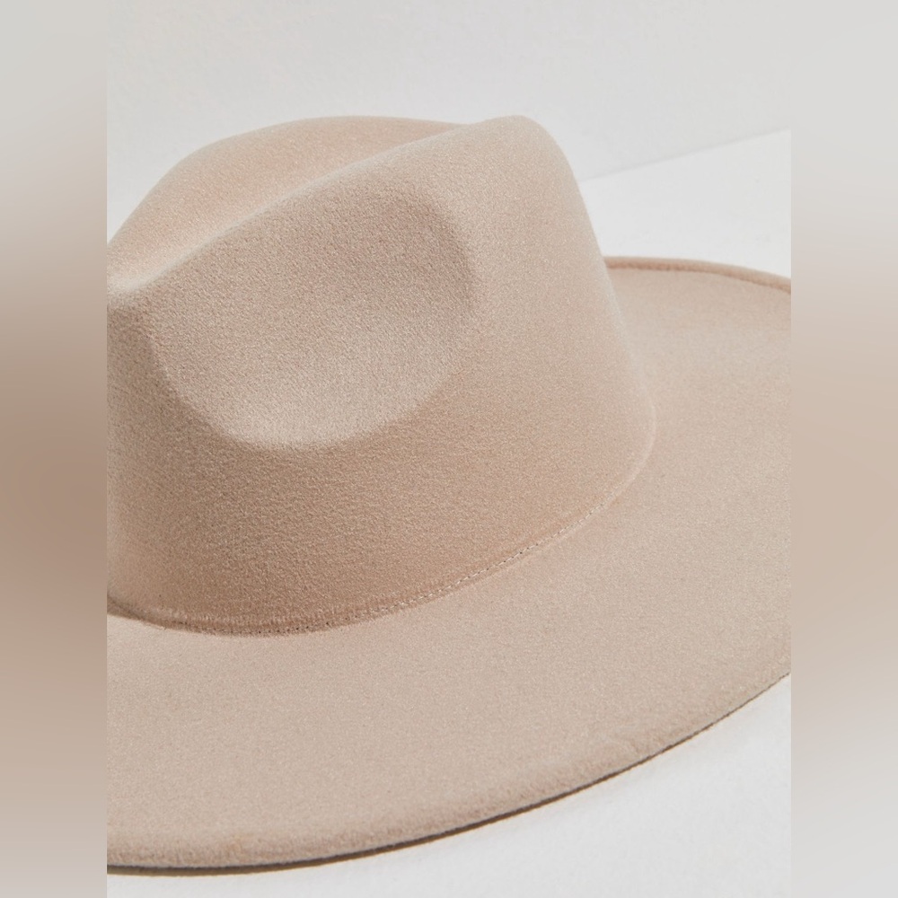 Free People hat NeW